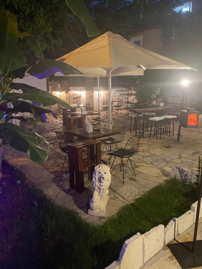 Mavi Butik Apart Çeşme Luaran gambar