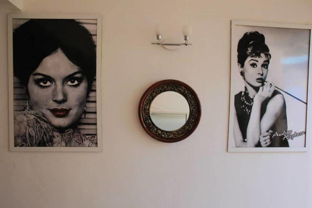 Mavi Butik Apart Çeşme Luaran gambar